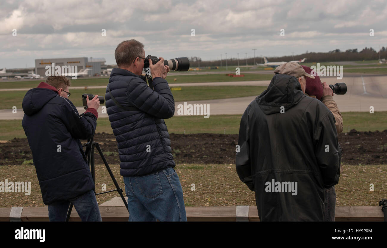 London Stansted Flughafen; Flugzeug-Spotter Stockfoto