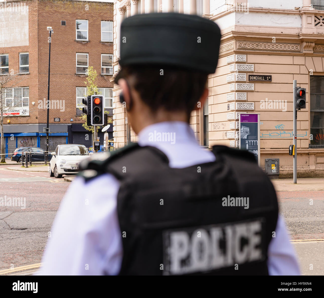 Belfast, Nordirland. 02 Apr 2017 - Polizei stößt Morduntersuchung nach Mann stirbt nach Angriff in Donegal Street, Belfast. Stockfoto