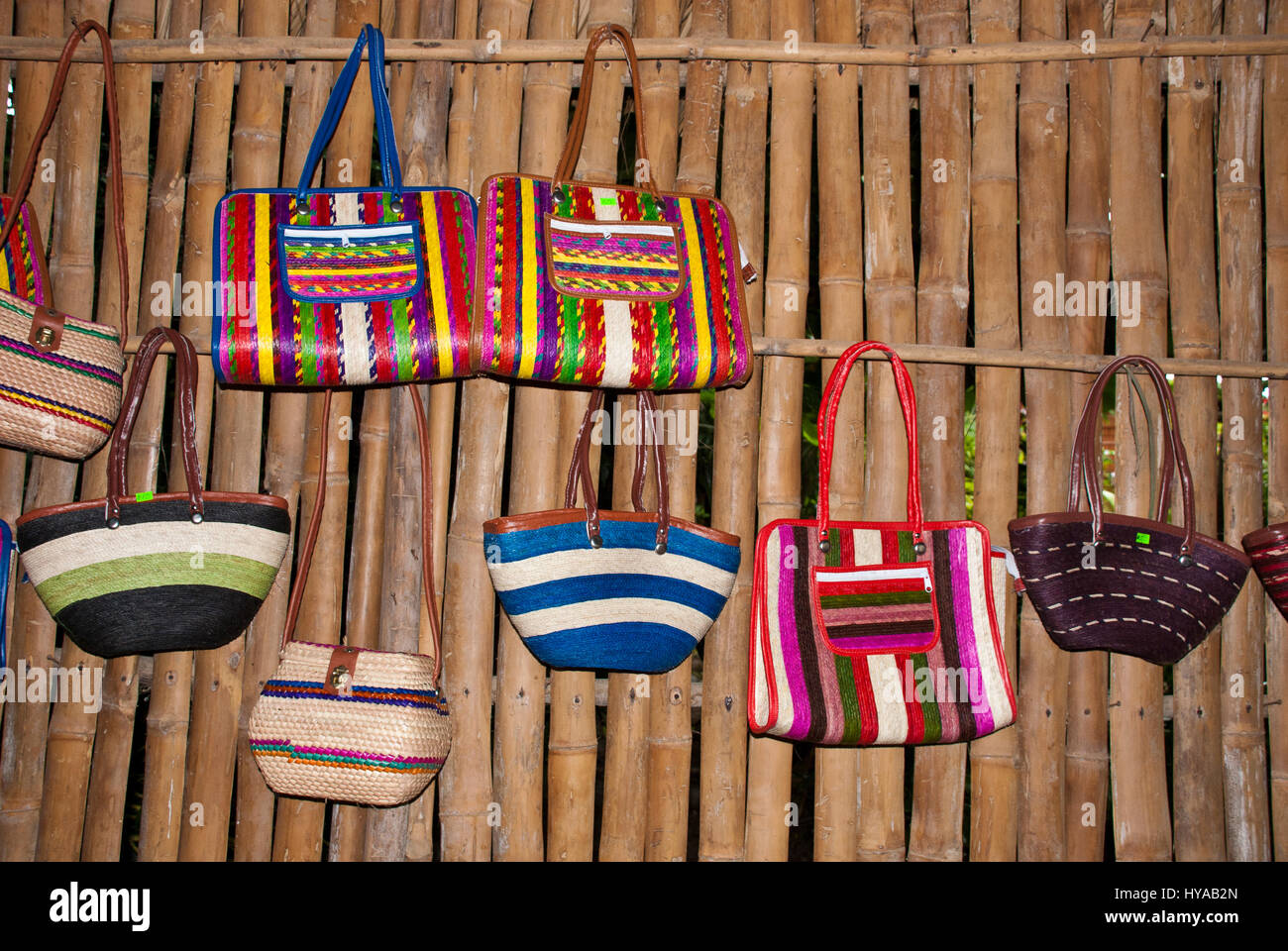 Mexikanische traditionelle Taschen. Handgemachte traditionelle Geschenke -  Mexiko - Reiseziel Stockfotografie - Alamy