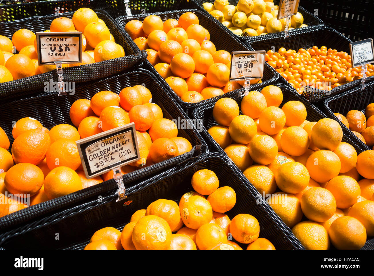 Zitrusfrüchte auf dem Display für Kauf Stockfoto