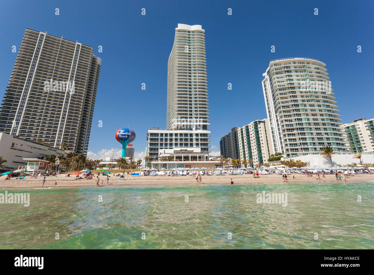 HALLANDALE BEACH, USA - 11. März 2017: Waterfront Gebäude in der Stadt Hallandale Beach. Florida, United States Stockfoto