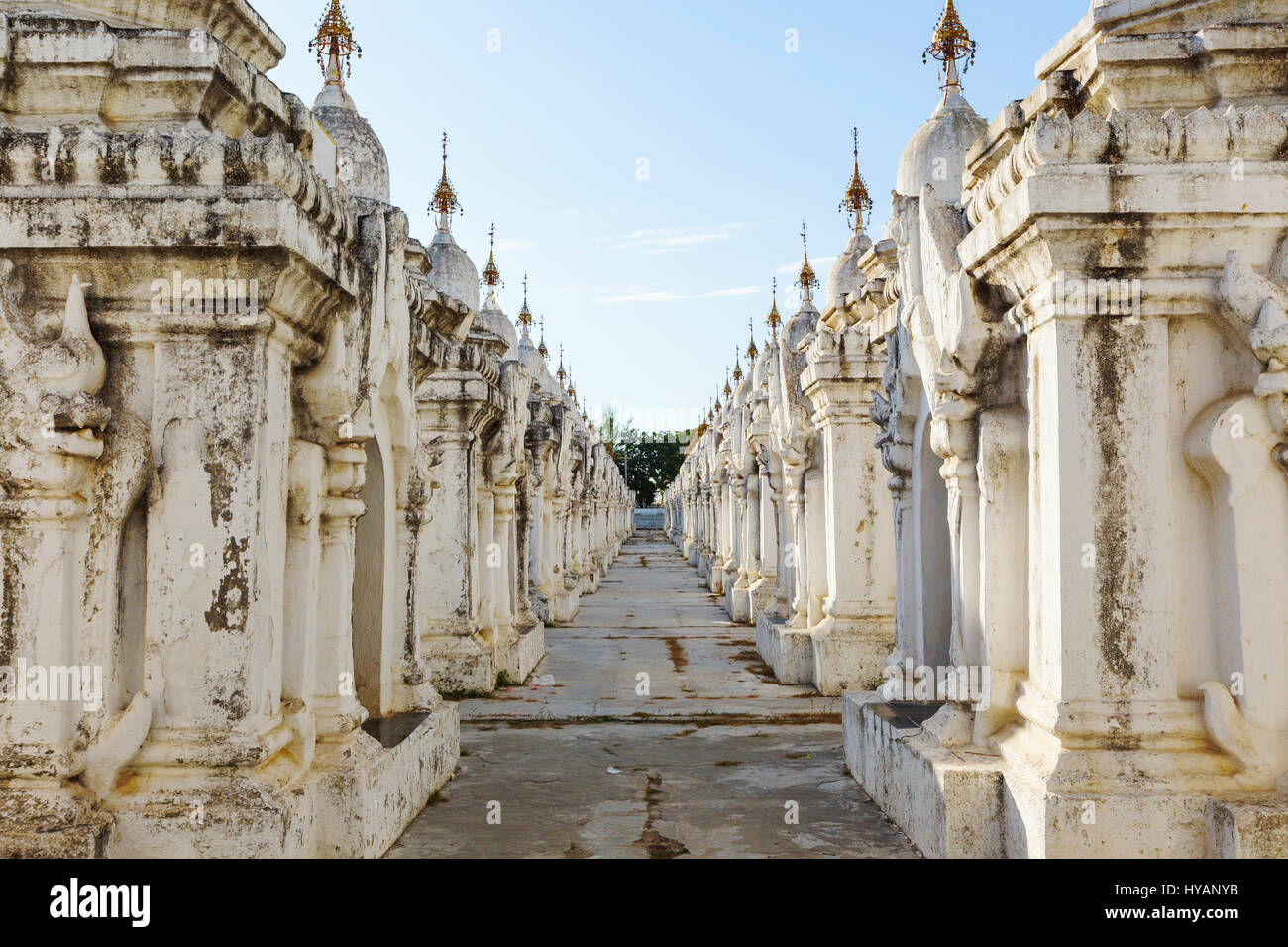 Kuthodaw Paya, berühmten Mandalay-Pagode in Myanmar (Burma) Stockfoto