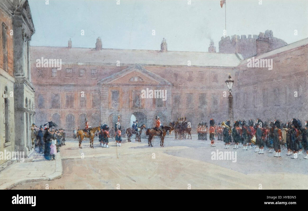 „Guards Parade, Dublin Castle“ von Rose Barton fängt einen Moment auf Dublin Castle ein und zeigt die Wachen in zeremonieller Prozession. Die Aquarellmalerei spiegelt die formale Atmosphäre und die historische Bedeutung der Burg als Ort britischen Einflusses in Irland wider. Bartons detaillierter und atmosphärischer Stil unterstreicht die öffentliche Zeremonie und die kulturelle Bedeutung der Veranstaltung. Stockfoto