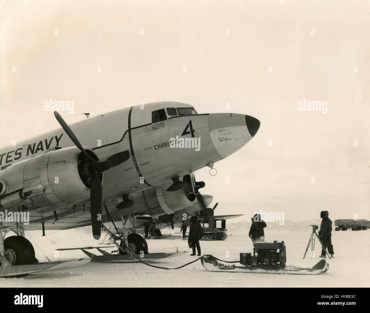 Ein US-Marine-Handwerk Douglas R4D Skymaster in Antarktis Flucht Stockfoto