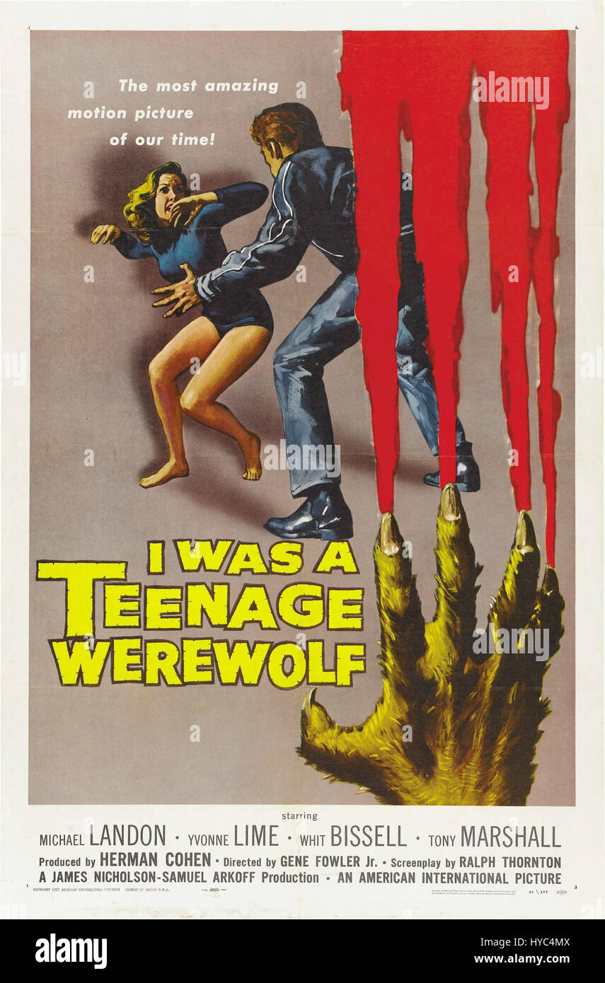 Das Poster für „Ich war Ein Teenager-Werwolf“ zeigt ein klassisches Bild eines jungen Mannes, der sich einer Transformation unterzieht und das Wesen der Horrorfilme aus den 1950er Jahren einfängt. Der Film spiegelt gesellschaftliche Ängste der Zeit wider. Stockfoto