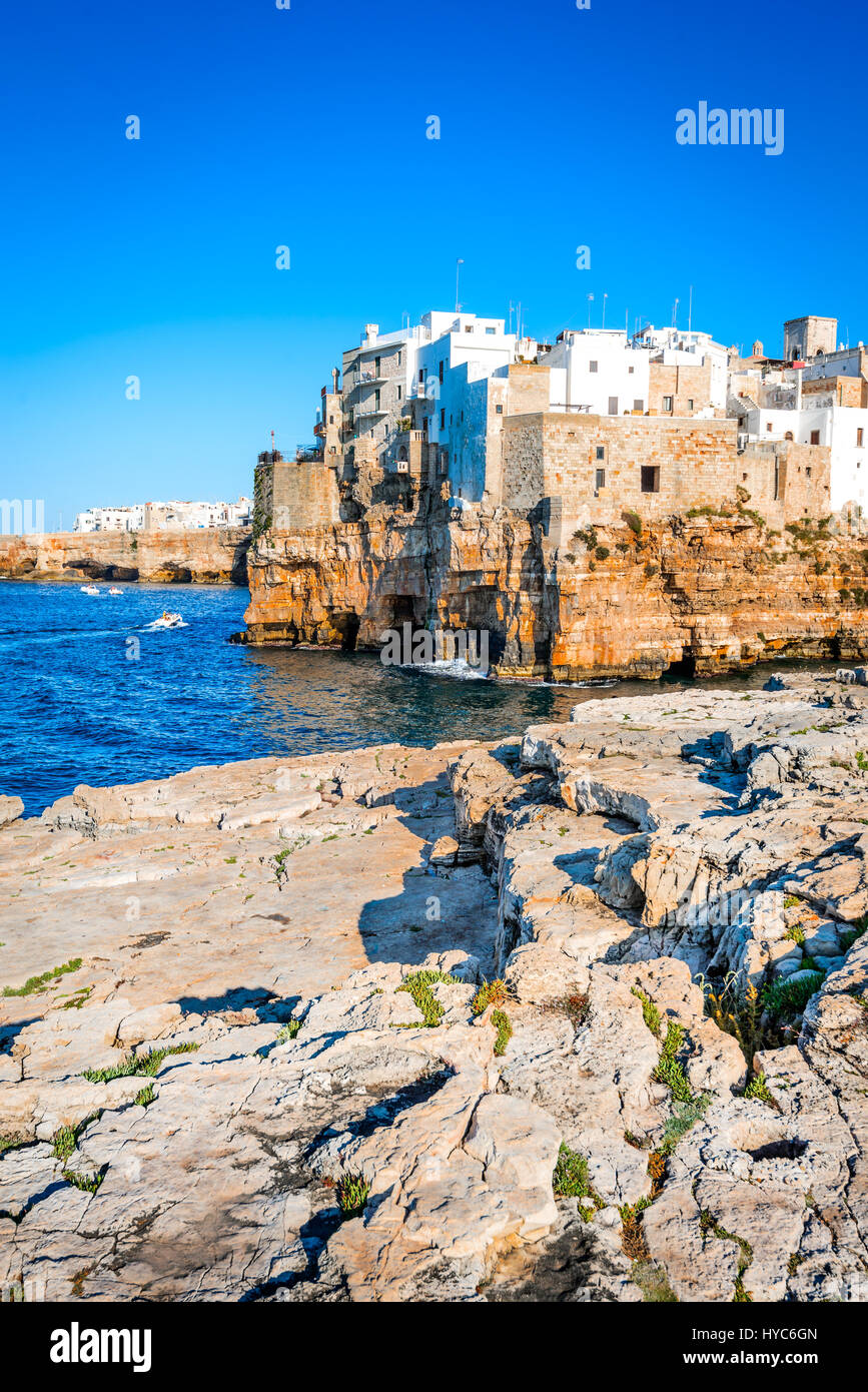 Apulien, Italien. sunset Landschaft von Polignano a Mare, Stadt in der Provinz Bari, Apulien, südlichen Italia an der Adria Stockfoto