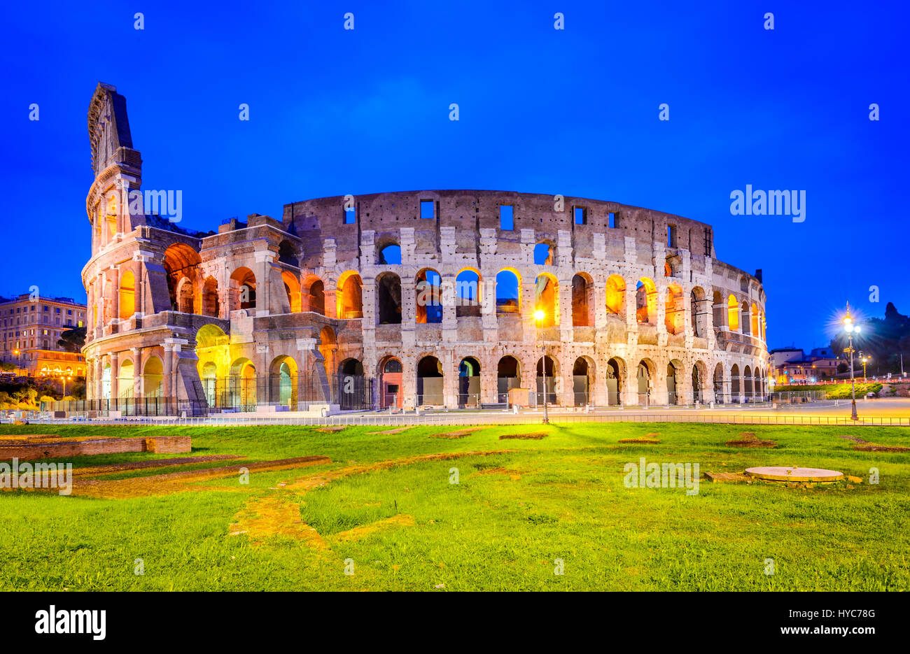 Rom, Italien. Kolosseum, Kolosseum oder Coloseo, Flavian Amphitheater größte jemals gebaut Symbol der alten Roma-Stadt im römischen Reich. Stockfoto