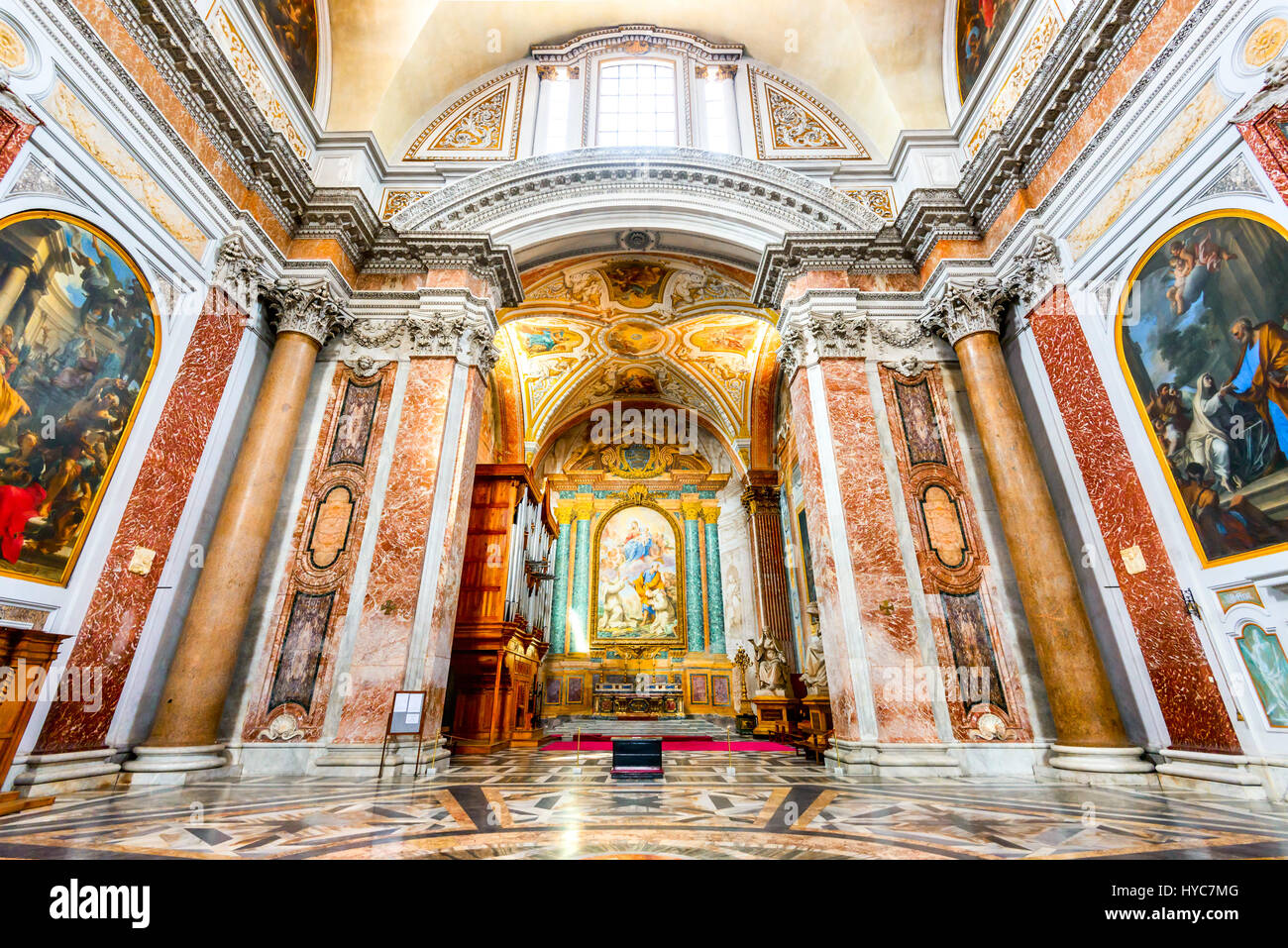 Rom, Italien - 5. April 2016: Basilika von Santa Maria Degli Angeli E Dei Martiri, gebaut in den Thermen des Diokletian. Stockfoto