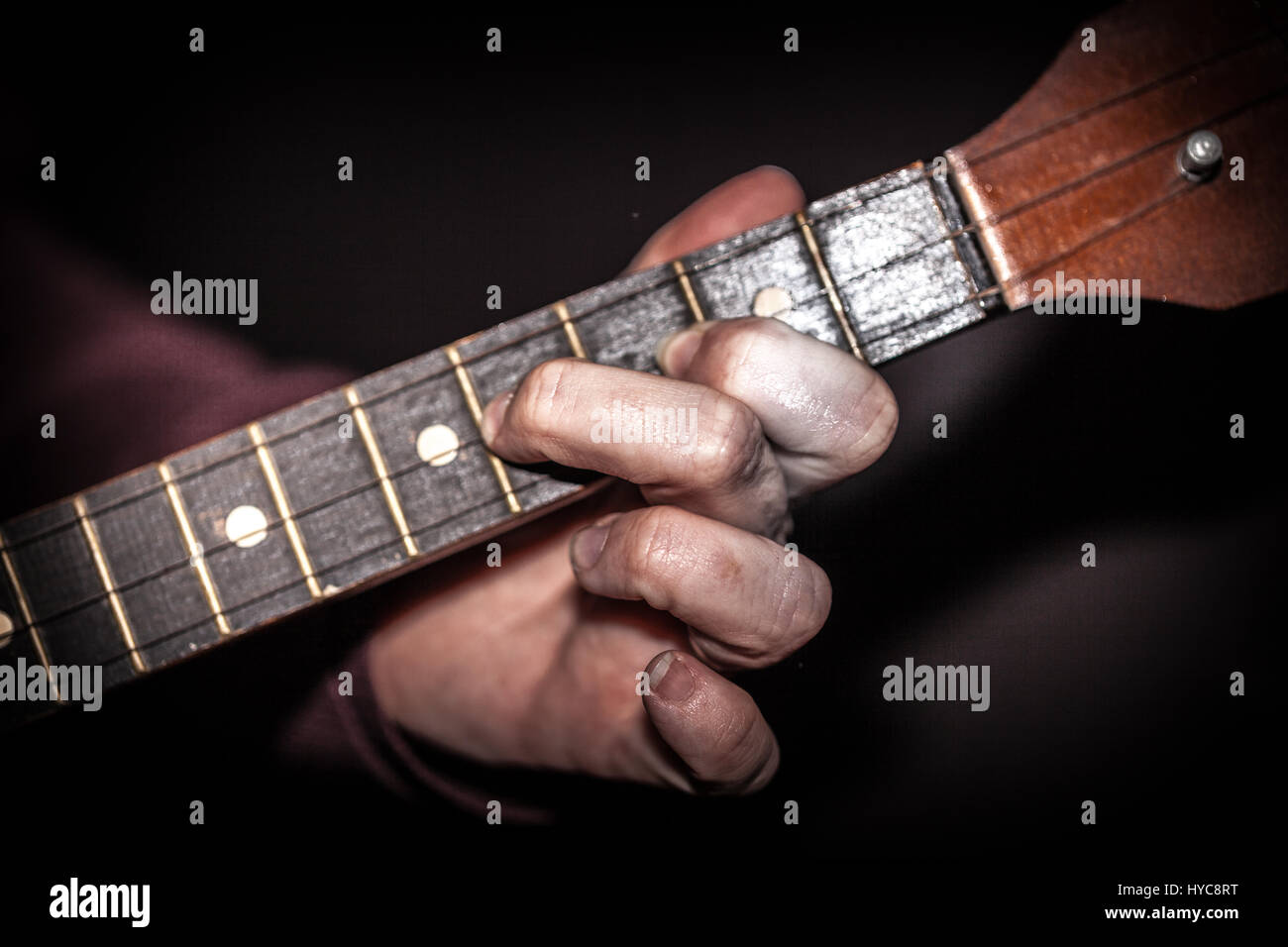 Frau spielt die balalaika Stockfoto