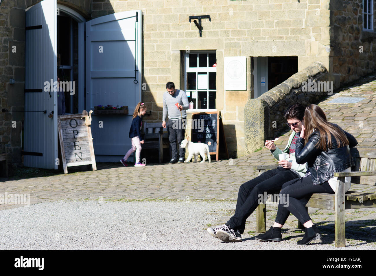 Mittelalterliche Dorf von Eyam, besser bekannt als die Pest-Dorf, Peak District Derbyshire England Stockfoto