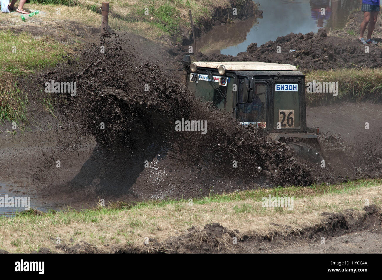 Rennen in unwegsamem Gelände, finden jährlich statt auf dem ehemaligen Testgelände 'Don-25', Rostow am Don, Russland, zu verschiedenen Zeiten, Autos, Motorräder, selbst- Stockfoto