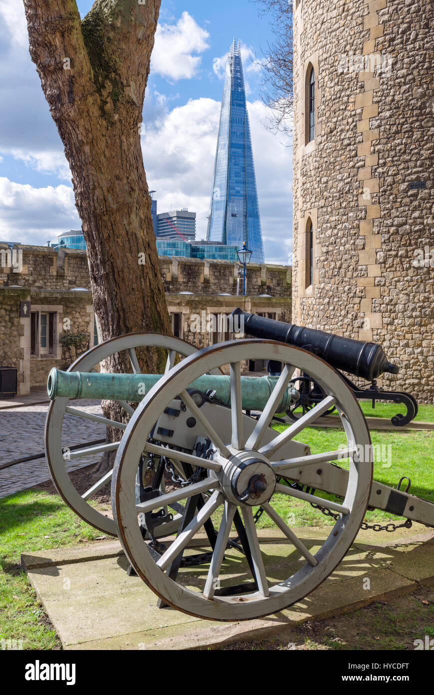 Die Scherbe betrachtet aus dem Tower of London, London, England, UK Stockfoto