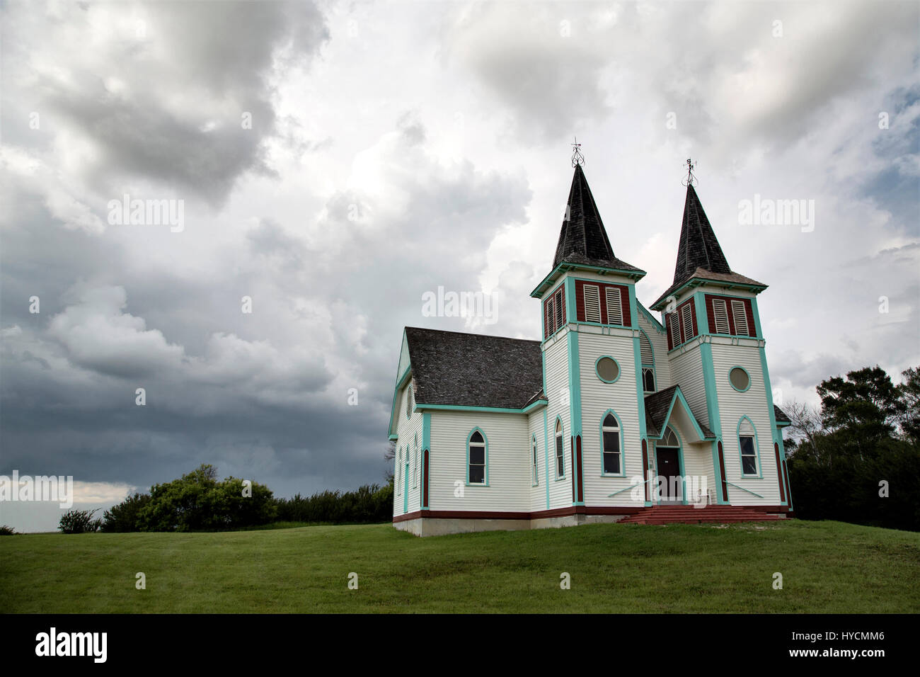 Landkirche Gewitterwolken Saskatchewan in Kanada Stockfoto