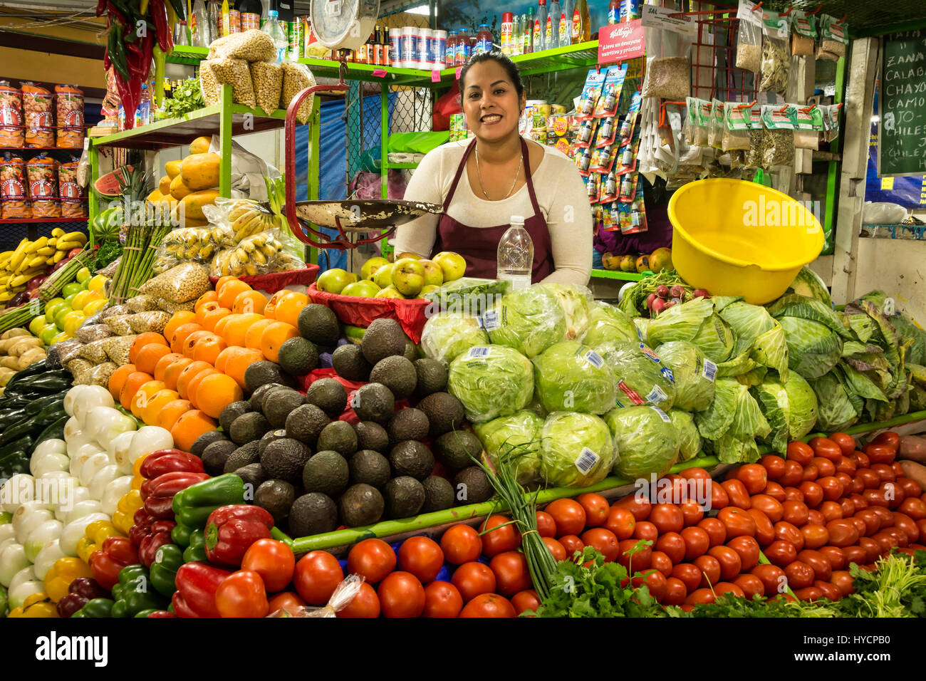Frisches Obst und Gemüse Stand auf Mercado Francisco I. Madero in La Paz, Baja California Sur, Mexiko. Stockfoto