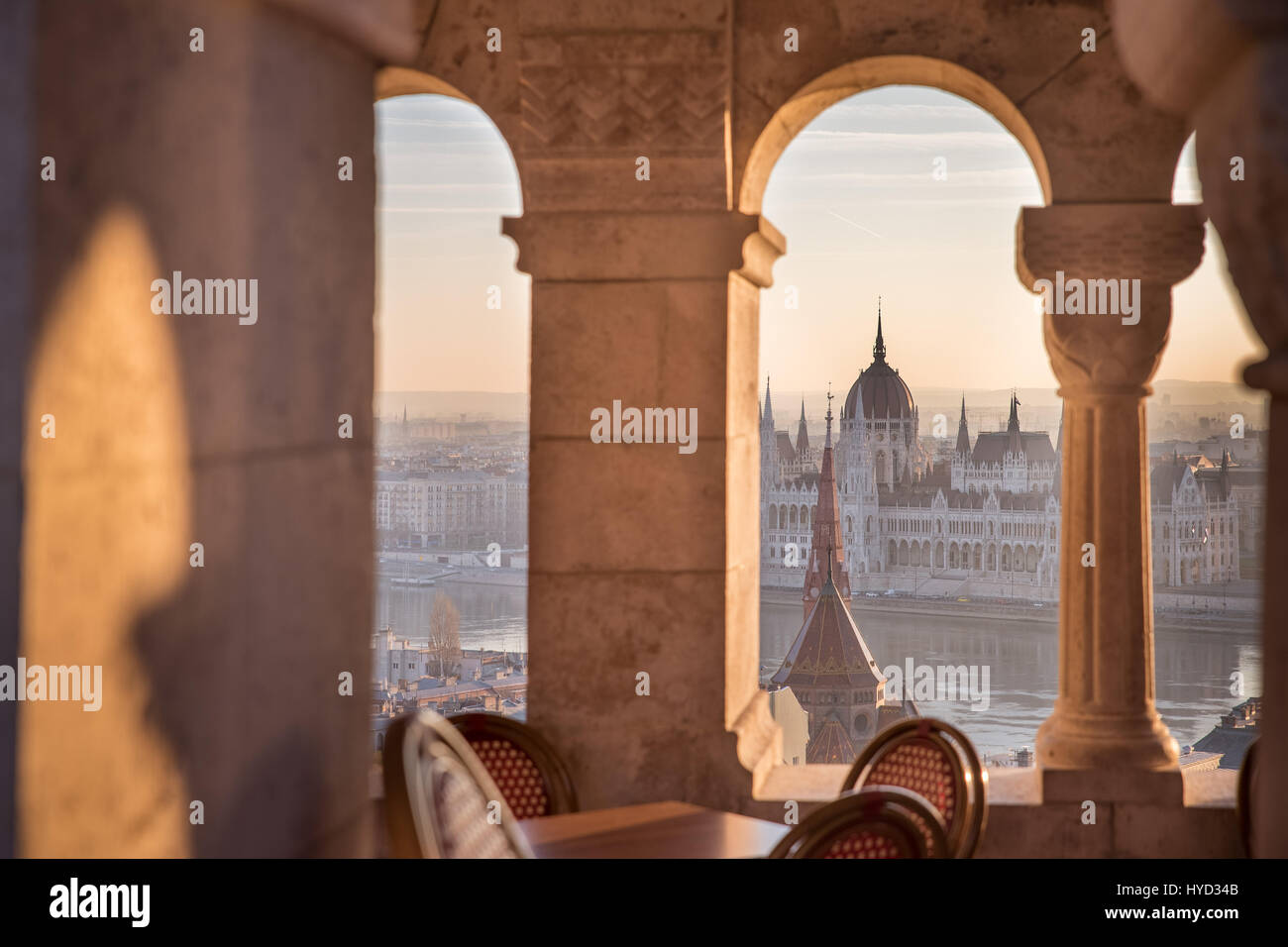 Fischerhochburg, eine wichtige touristische Attraktionen in Budapest, Ungarn in der Morgendämmerung. Stockfoto