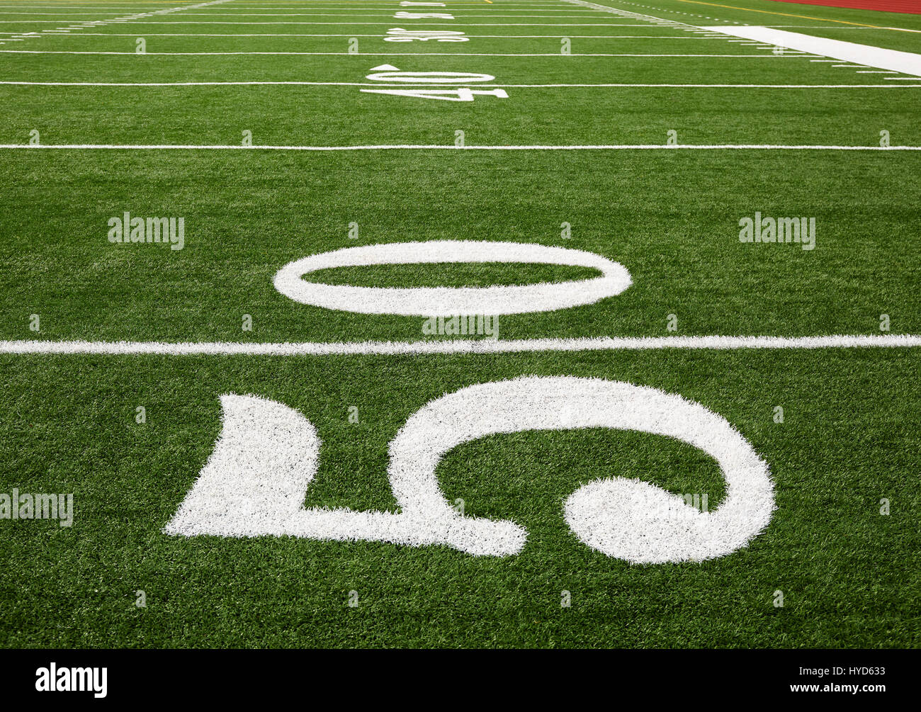 Fußball Feld Kennzeichnung der 50-Yard-Linie Stockfoto