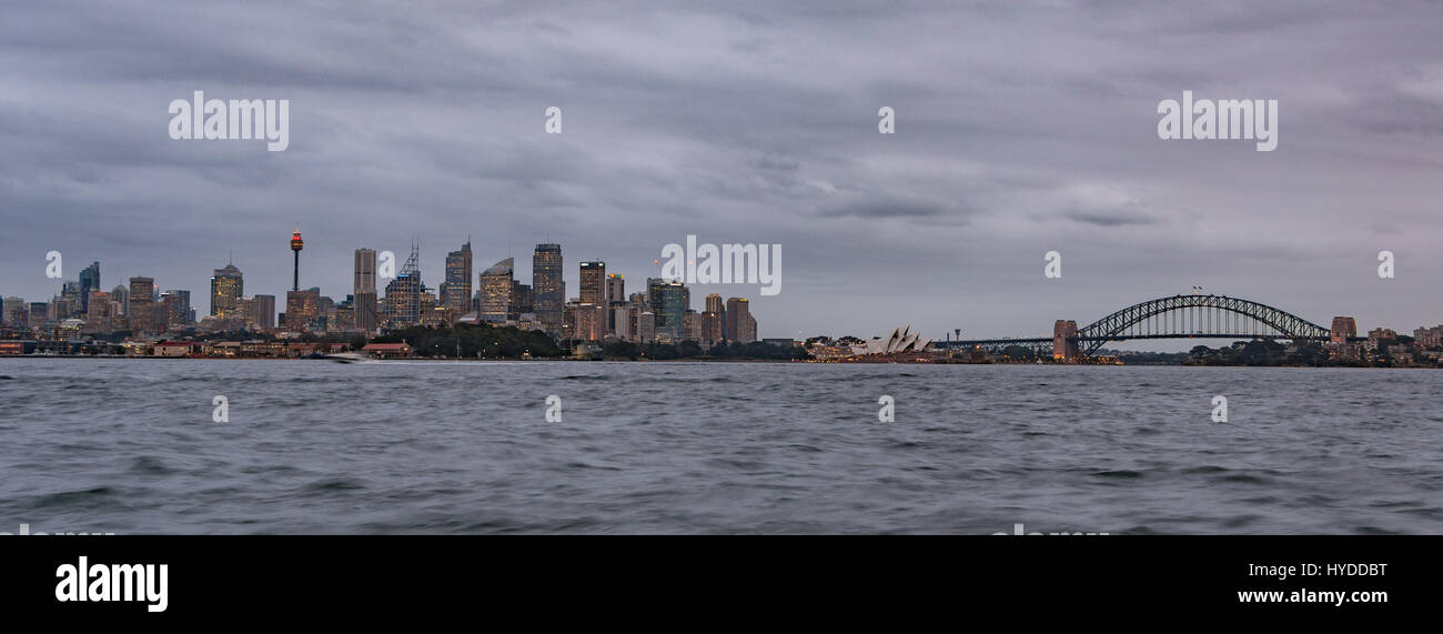Die Skyline von Sydney mit dem Sydney Opera House und Sydney Harbour Bridge Stockfoto