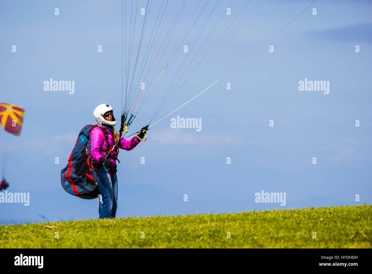 Paragleiter Flug vorbereiten Stockfoto