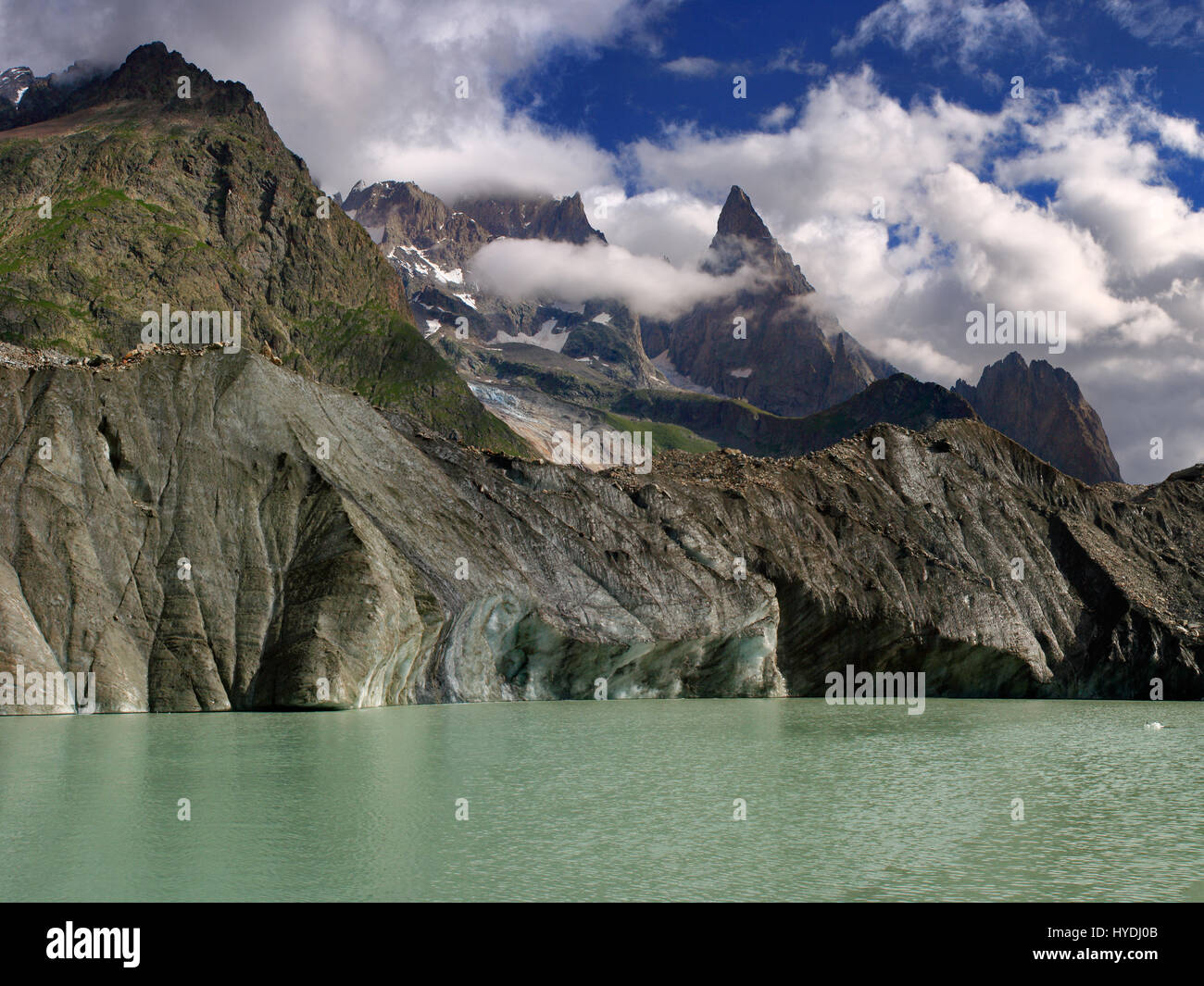 Der Lac du Miage ist ein Gletschersee am Ende des gleichnamigen Gletschers in Val Veny, einem kleinen Tal in das Mont Blanc-Gebiet, Aostatal, Italien Stockfoto