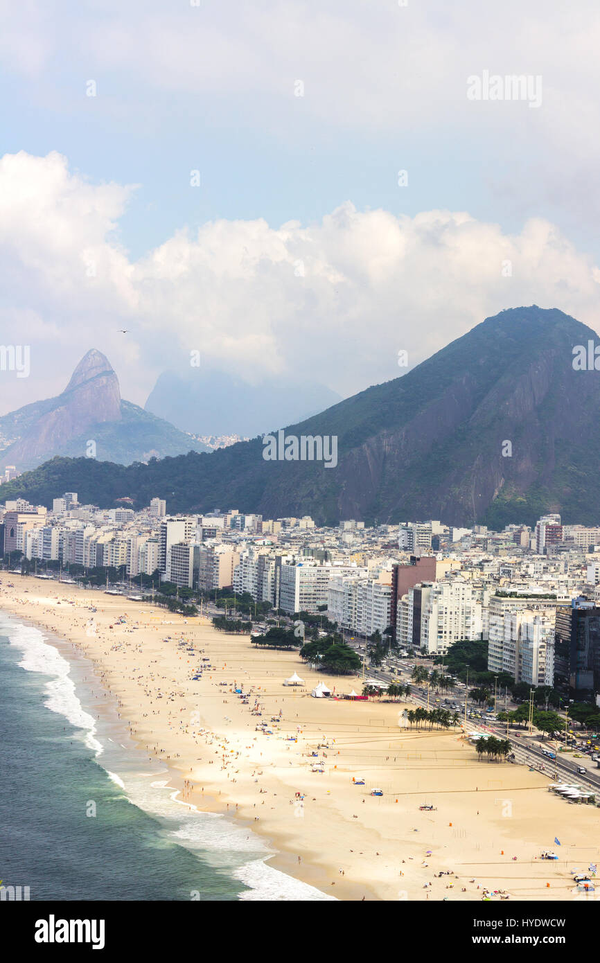 Blick über Copacaba Strand und die Berge von der Spitze des Fort Duque De Caxias, Rio De Janeiro, Brasilien Stockfoto