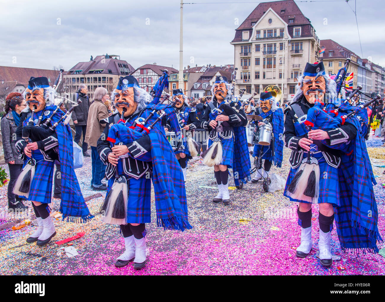 BASEL, SCHWEIZ - MÄRZ 08: Teilnehmer der Basler Fasnacht in Basel ...