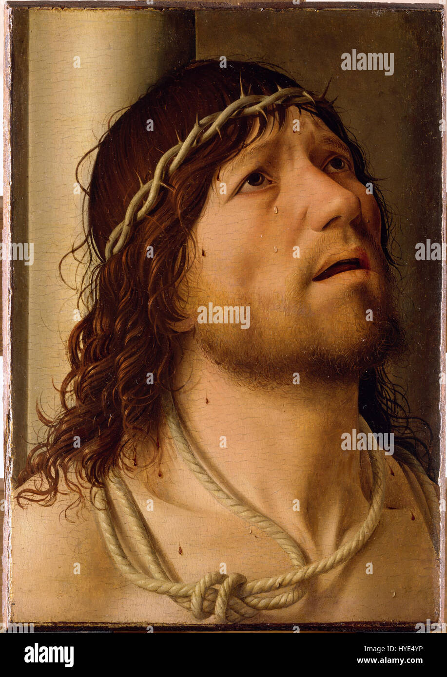 „Christus an der Säule“ von Antonello da Messina ist ein Renaissance-Gemälde, das Christus vor seiner Kreuzigung an eine Säule gebunden darstellt. Das Werk zeigt die Beherrschung des Lichts, des Realismus und der emotionalen Tiefe des Künstlers. Stockfoto