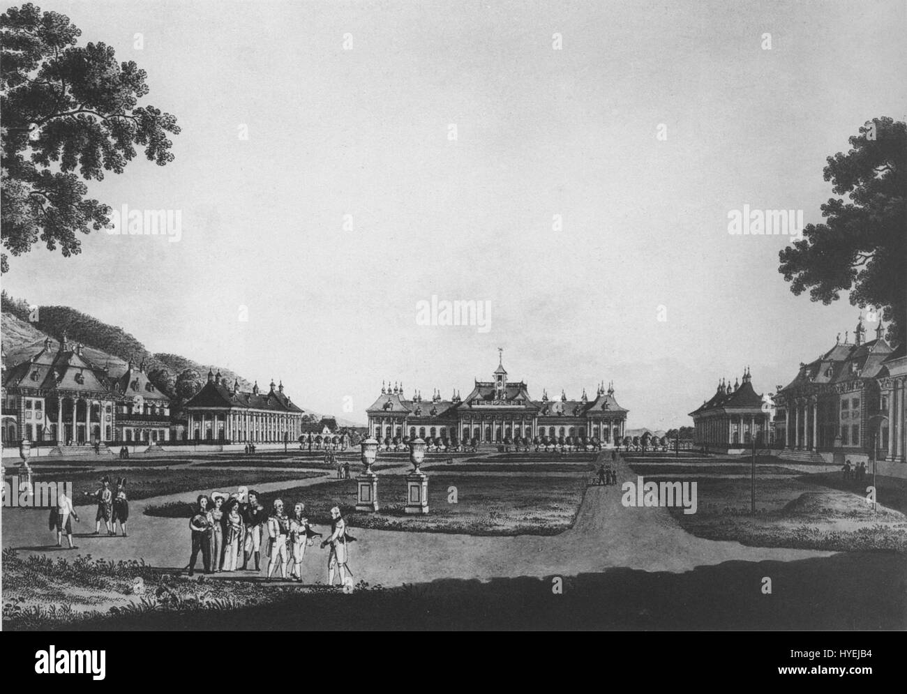 Carl August Richters „Pillnitz Lustgarten“ von 1825 zeigt die üppigen Gärten des Schlosses Pillnitz bei Dresden. Das Gemälde fängt die ruhige Schönheit der Landschaft ein, mit einem Schwerpunkt auf Grün und harmonischer Natur. Stockfoto