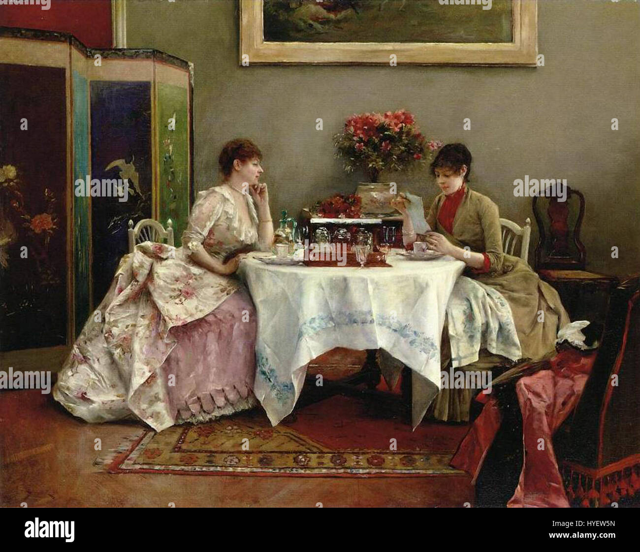 „An Interestic Letter“ von Julius LeBlanc Stewart zeigt eine soziale Szene, in der die zentrale Figur einen Moment des Lesens oder Schreibens eines Briefes beschäftigt. Das Werk veranschaulicht seinen Stil, Momente stiller Introspektion festzuhalten. Stockfoto