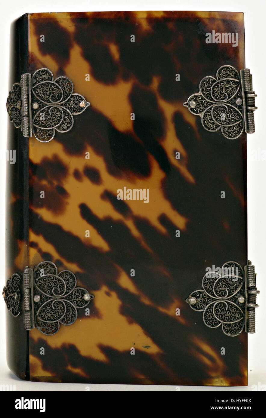 Dieses Werk mit dem Titel „Band van Donker kastanjebruin en oker schildpad“ demonstriert die Verwendung von Erdtönen und abstrakten Mustern und erweckt ein Gefühl für natürliche Landschaften und organische Formen. Stockfoto