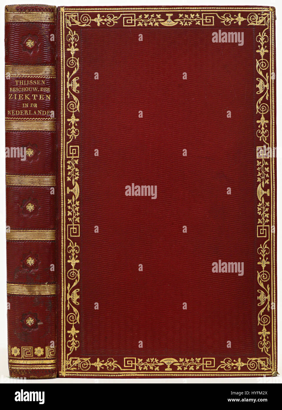 Diese Referenz bezieht sich wahrscheinlich auf ein Lederband aus rotem Saffian, einem hochwertigen Leder. Der Artikel kann Teil einer größeren Sammlung oder eines größeren Dokuments sein, das sich auf materielle Kultur oder handwerkliches Geschick konzentriert. Stockfoto