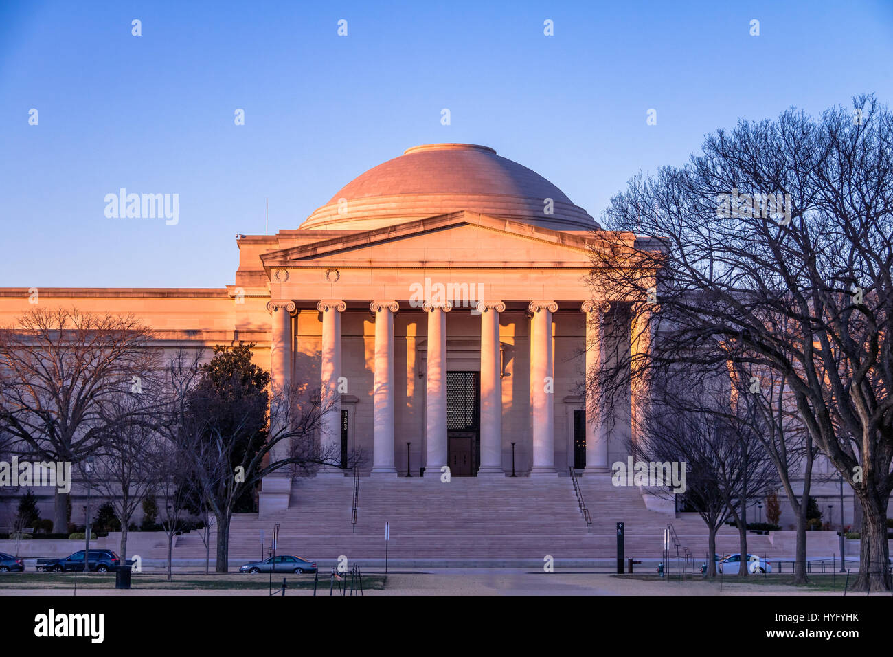 National Gallery of Art West Building bei Sonnenuntergang - Washington, D.C., USA Stockfoto