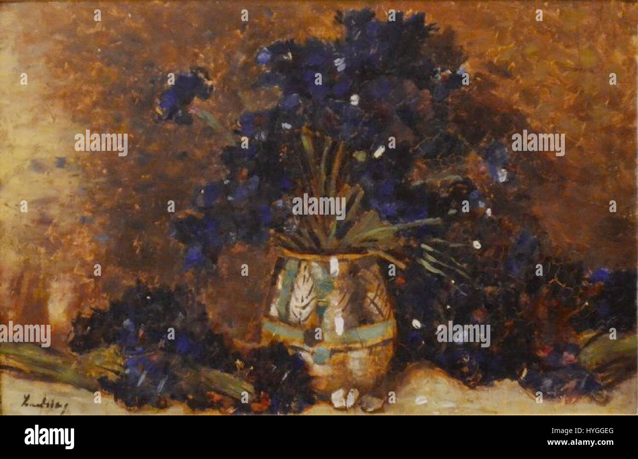 Albastrele (1926) von Stefan Luchian ist ein rumänisches Gemälde mit einem floralen Stillleben. Luchian ist bekannt für seinen expressionistischen Stil und betont lebhafte Farben und detaillierte Texturen bei der Darstellung von Blumen. Stockfoto