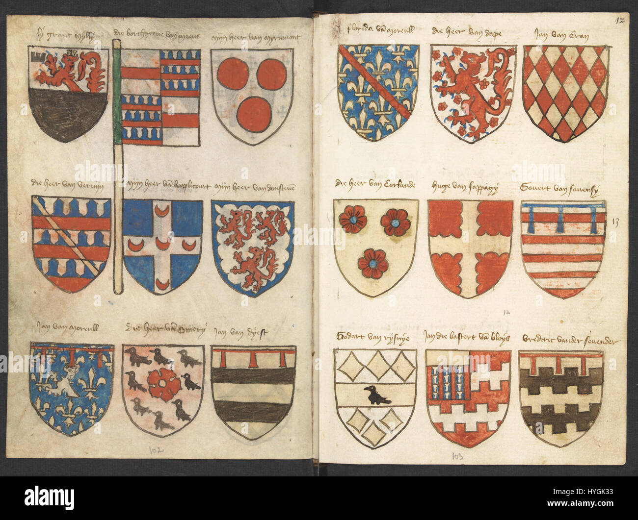 Das Wapenboek Beyeren ist eine Handschrift mit Wappen. Dieses spezielle Folio zeigt heraldische Symbole, die mit dem bayerischen Adel assoziiert sind und die Abstammung und Familienwappen aus dem Mittelalter oder der Frühen Neuzeit veranschaulichen. Stockfoto