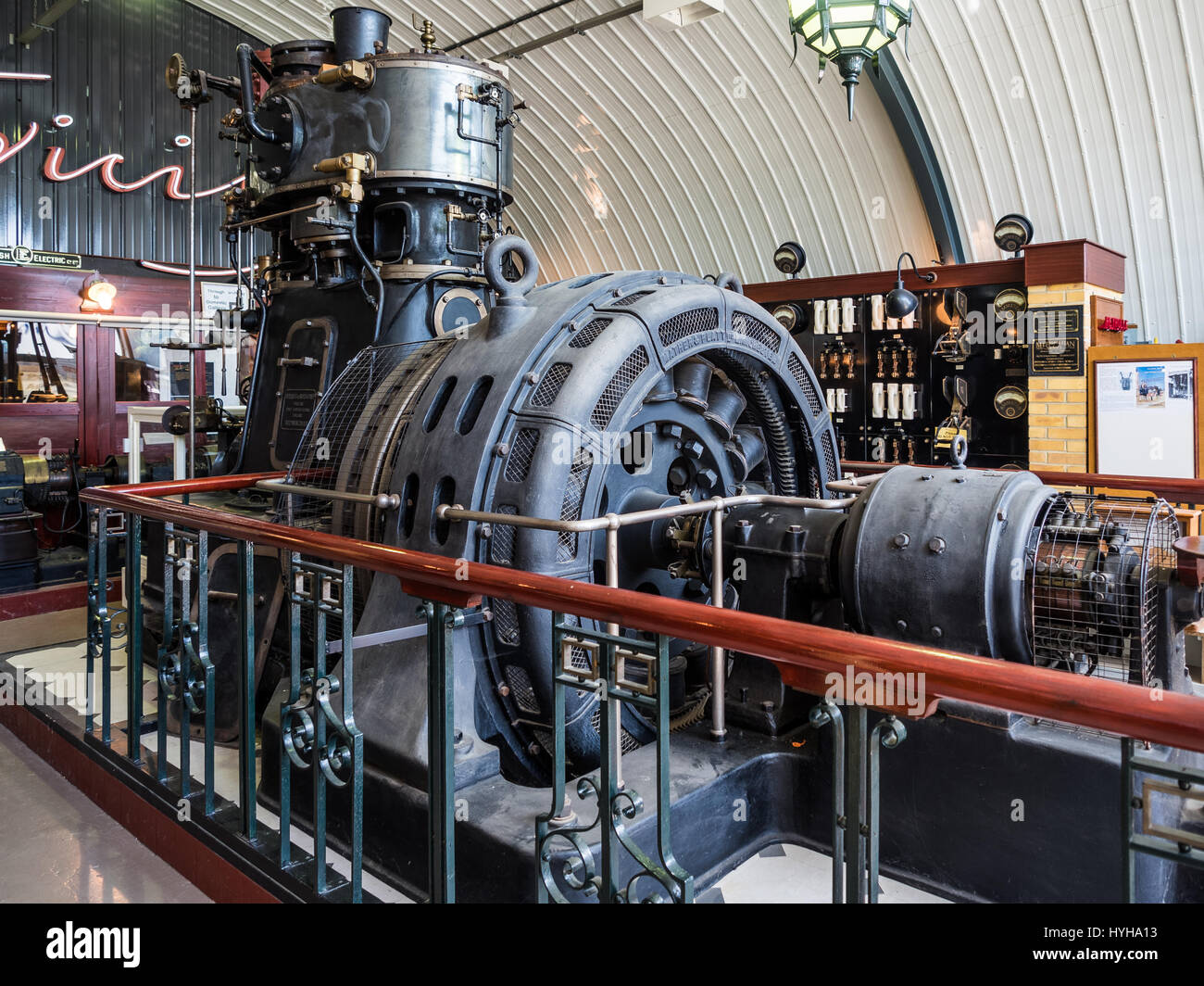 Stromerzeuger auf dem Display an Amberley Museum & Heritage Centre Stockfoto