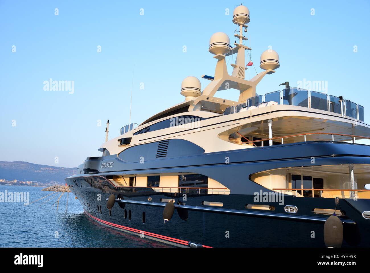Ulysses-Luxus-Yacht in Loano angedockt Stockfoto