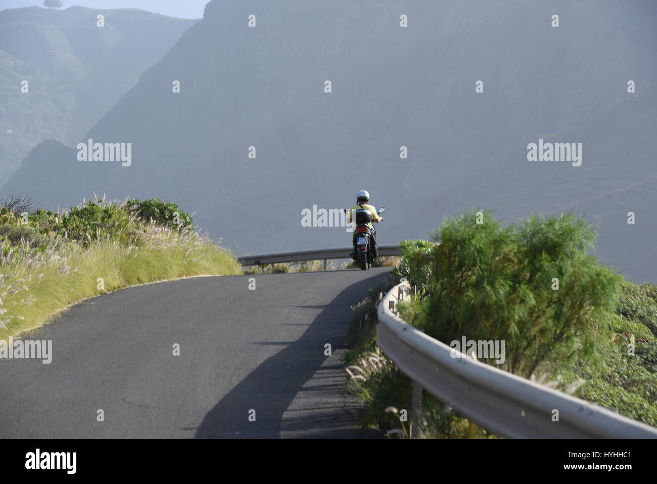 Roller fahren auf Bergstraßen Stockfoto