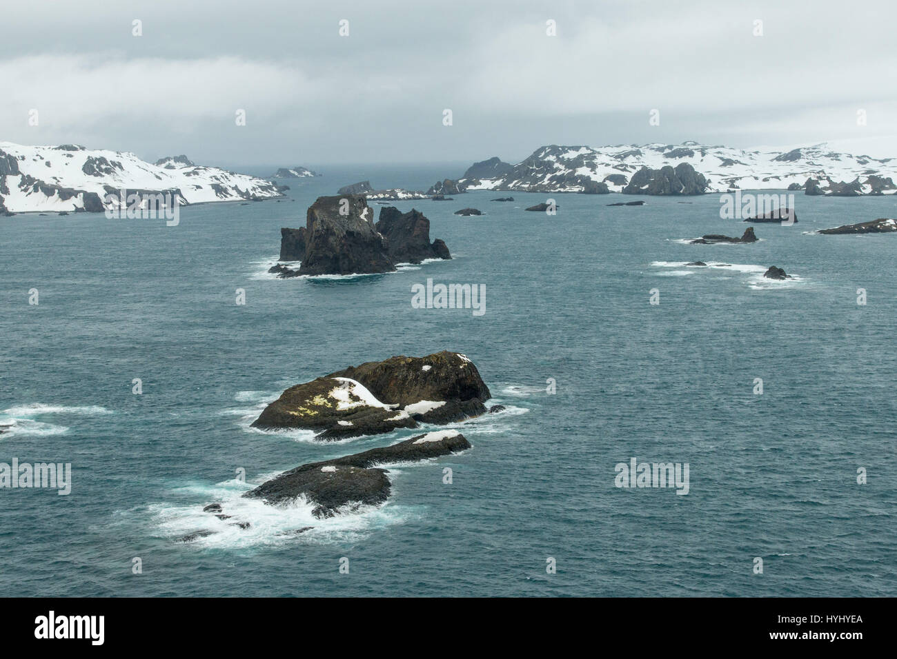 Felsen und Felsvorsprüngen von King George Island, antarktische Halbinsel, Antarktis Stockfoto