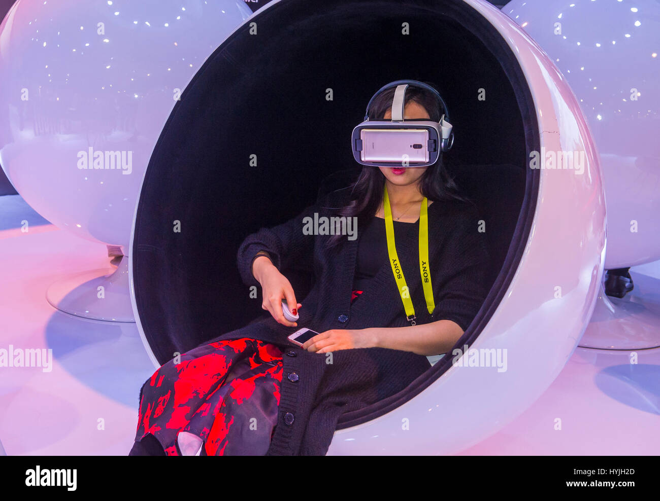 LAS VEGAS - JAN 08: Virtual-Reality-Demonstration auf der Huawei-Stand auf der CES in Las Vegas auf Anzeigen 8. Januar 2017, CES ist die weltweit führende co Stockfoto