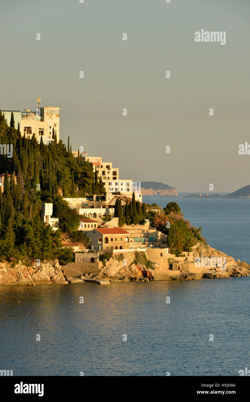 Die verlassenen, Krieg beschädigt Belvedere Hotel in der Nähe von Dubrovnik in Kroatien. Stockfoto