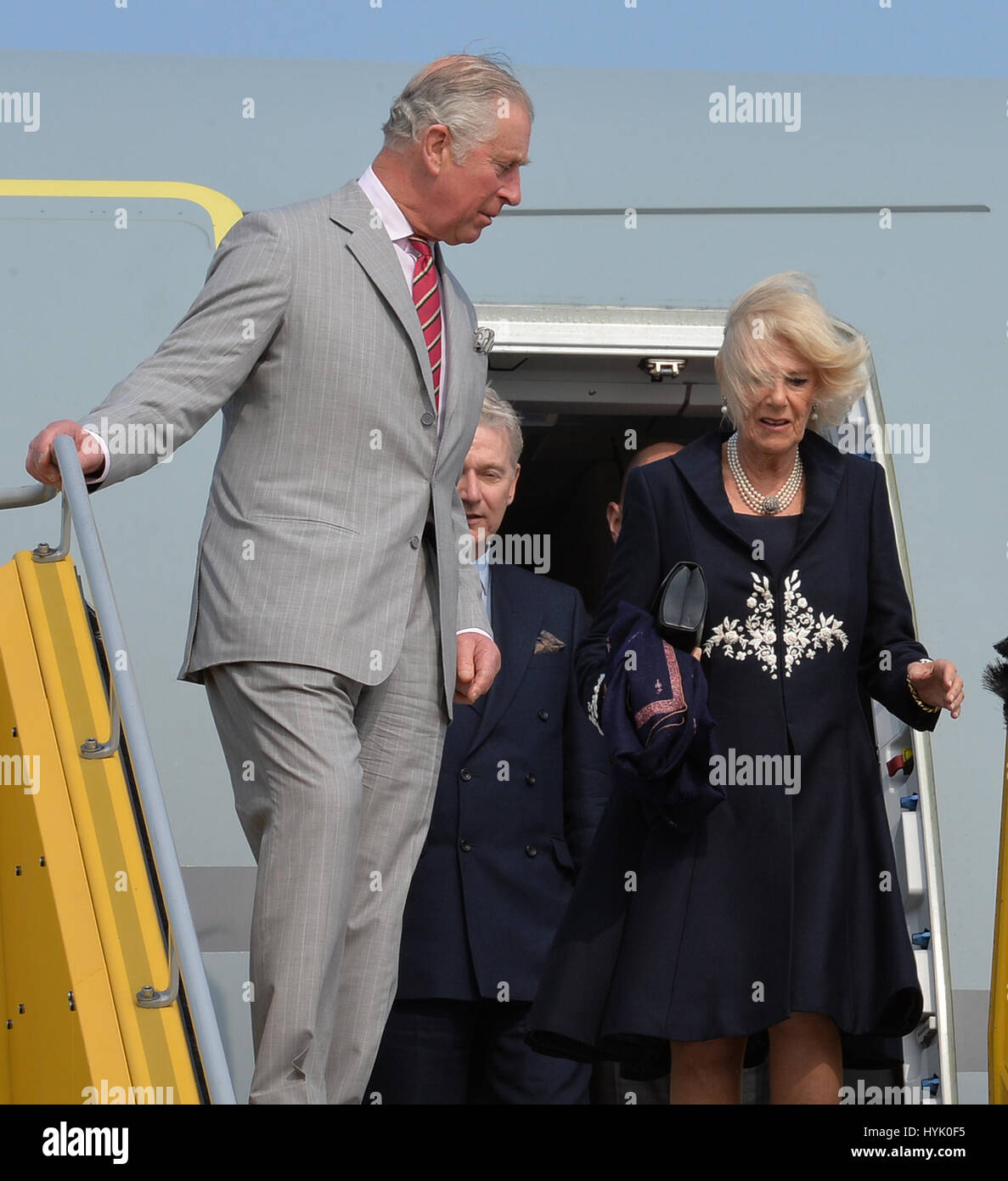Die Prince Of Wales und die Herzogin von Cornwall kommen in Wien, Österreich, am achten Tag der Europatour. Stockfoto