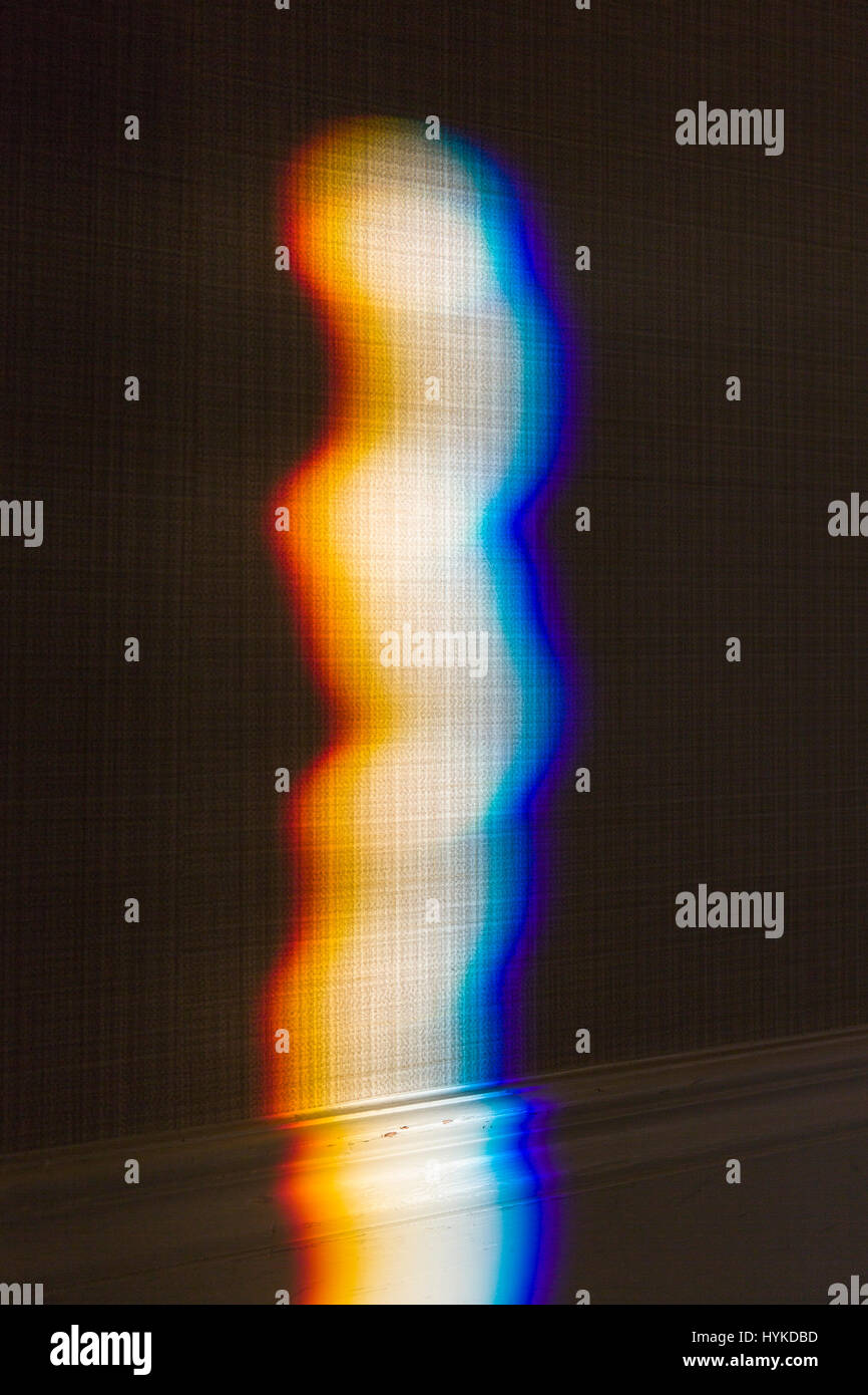 Licht vom Fenster zeigen chromatische Aberraton aus Glas. Stockfoto