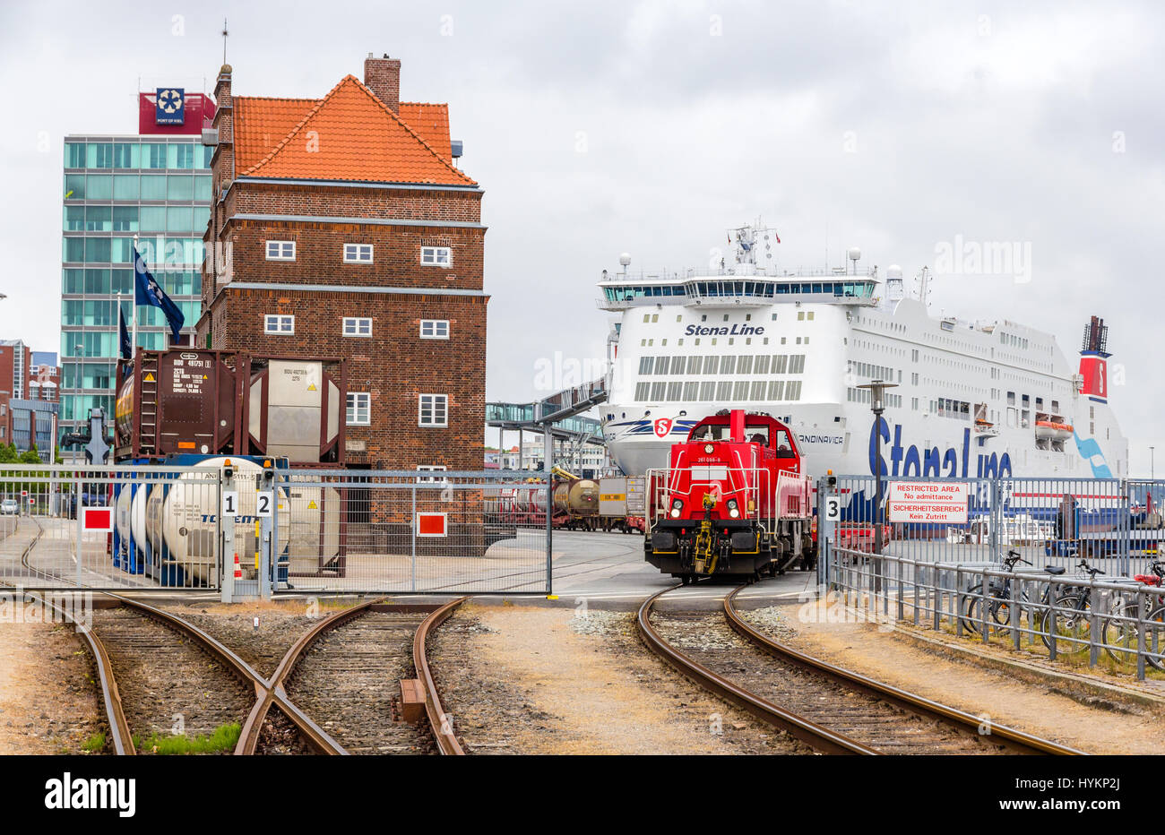KIEL, Deutschland - 01. Juni: Eisenbahn in Kiel Seehafen am 1. Juni 2014 Stockfoto
