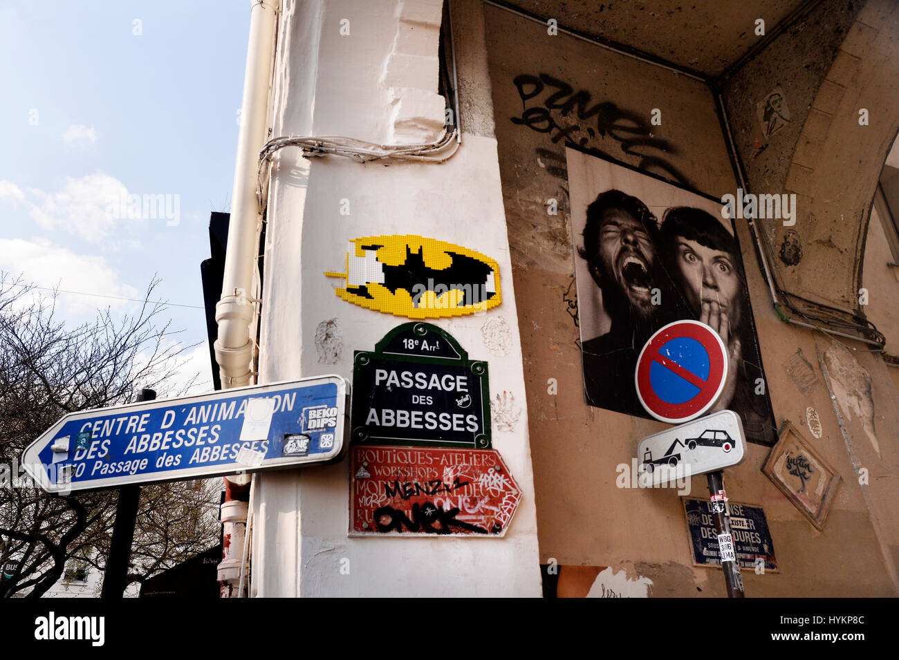 Streetart im Durchgang von Montmartre, Paris 18., Frankreich Stockfoto