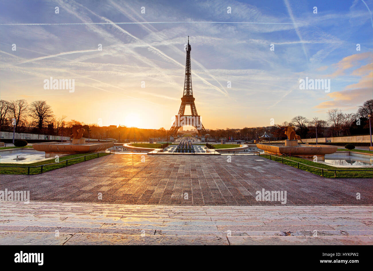Sonnenaufgang in Paris mit dem Eiffelturm Stockfoto