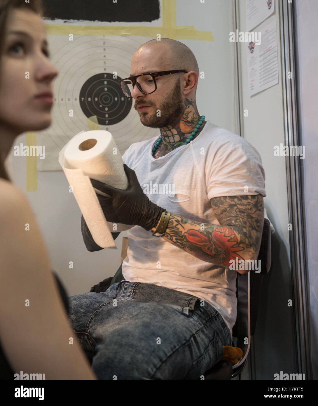 Intim tattoos männer Fotos und Bildmaterial in hoher Auflösung Alamy