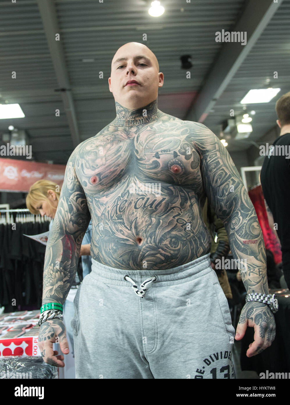 Mann intim tattoo Piercing