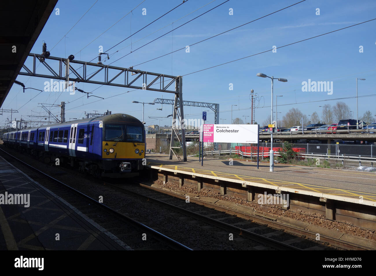 Hielt der Zug am Bahnsteig, Colchester Nordbahnhof Stockfoto