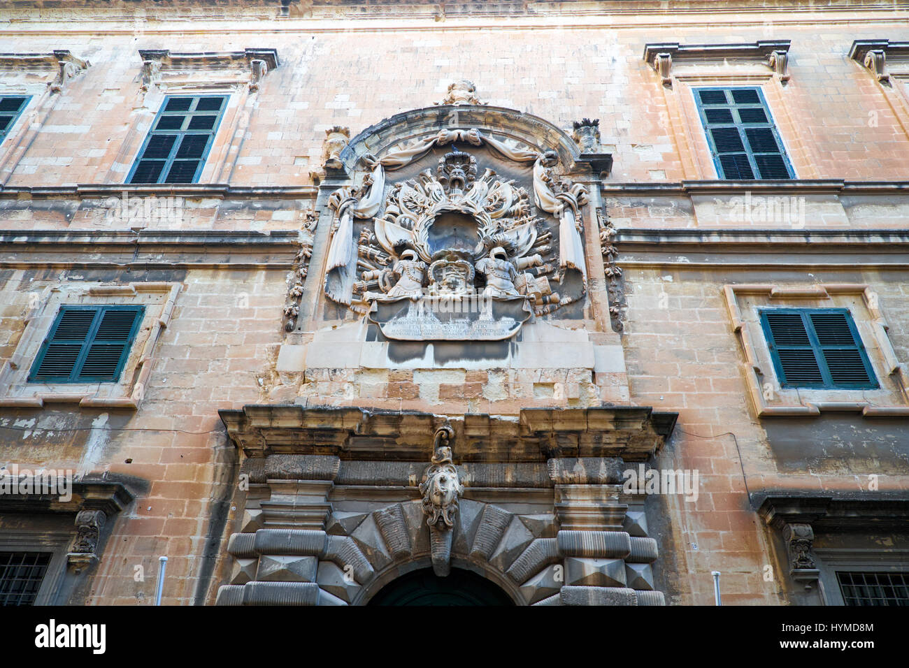 Fassade des maltesischen Ministerium für Tourismusbüro, der ehemaligen Auberge d ' Italie, der Residenz der italienischen Ritter, Valletta, Malta Stockfoto