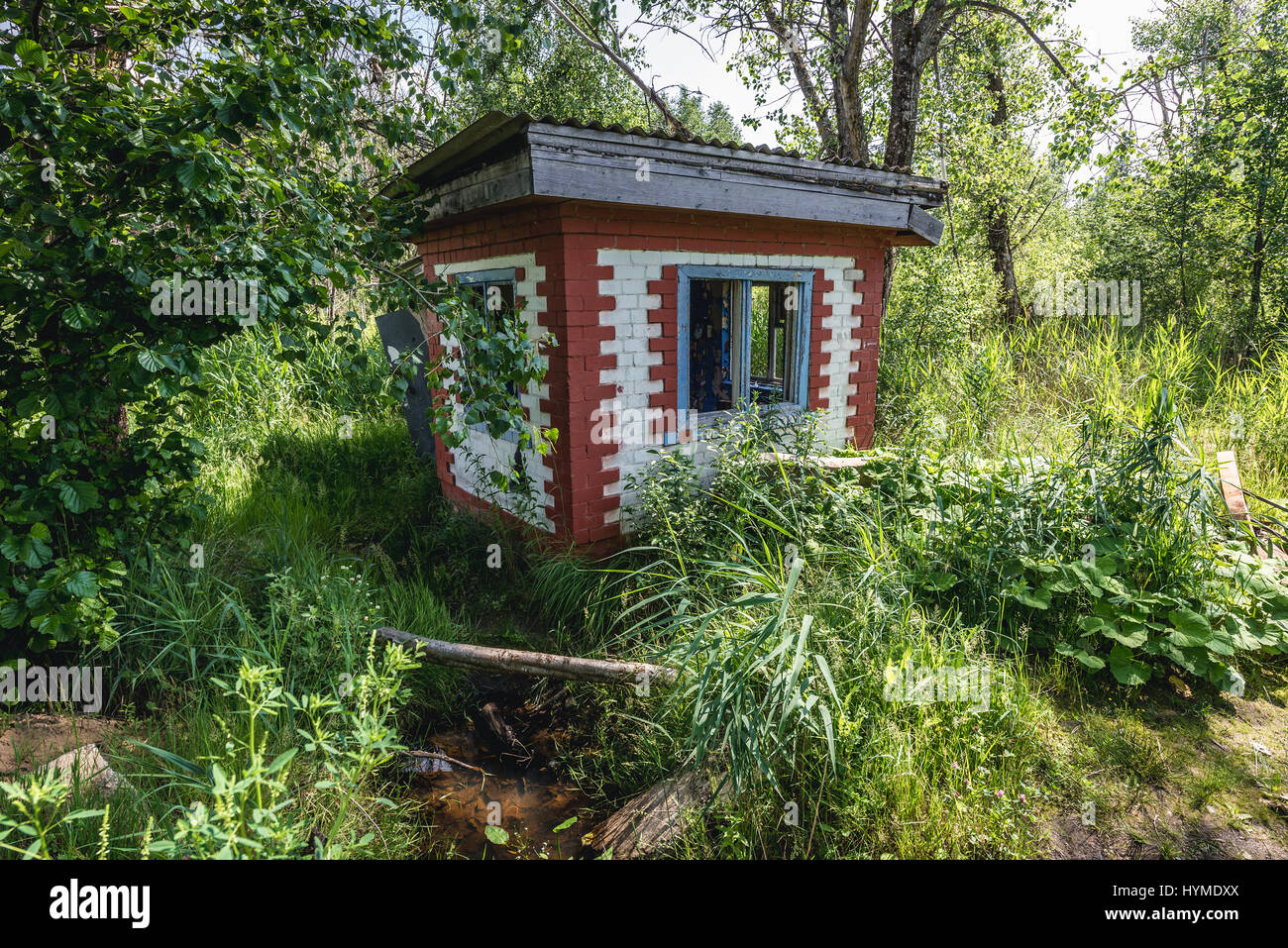 Zweiten Checkpoint Stand in Skrunda-1 Geisterstadt, ehemaligen Gelände der sowjetischen Dnepr Radarstation aus der Zeit des Kalten Krieges in der Nähe von Skrunda Stadt in Lettland Stockfoto
