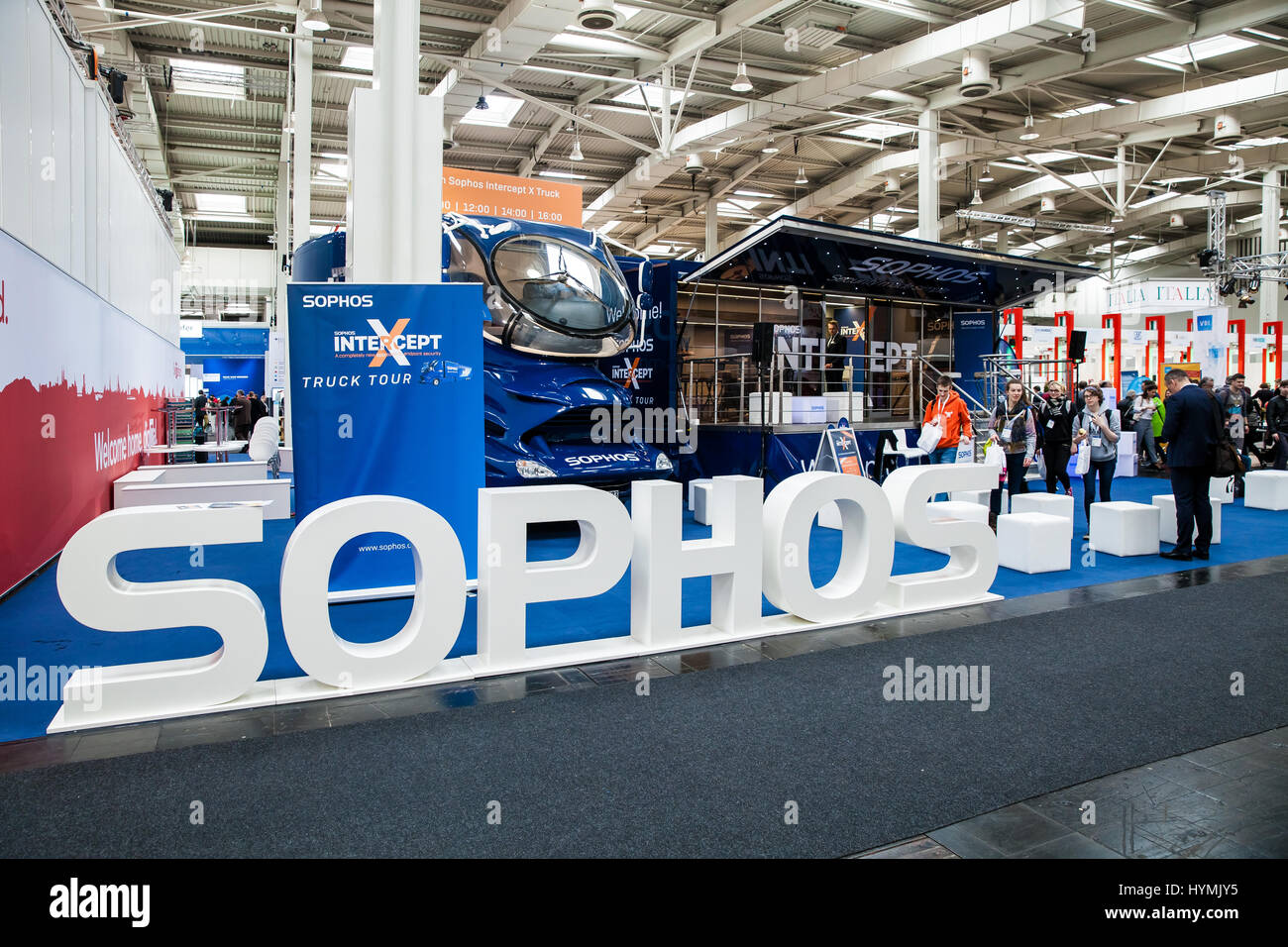 Sicherheitsfirma Sophos Next-Gen Ceber stehen innen auf Messe Cebit 2017 in Hannover Messe, Deutschland Stockfoto